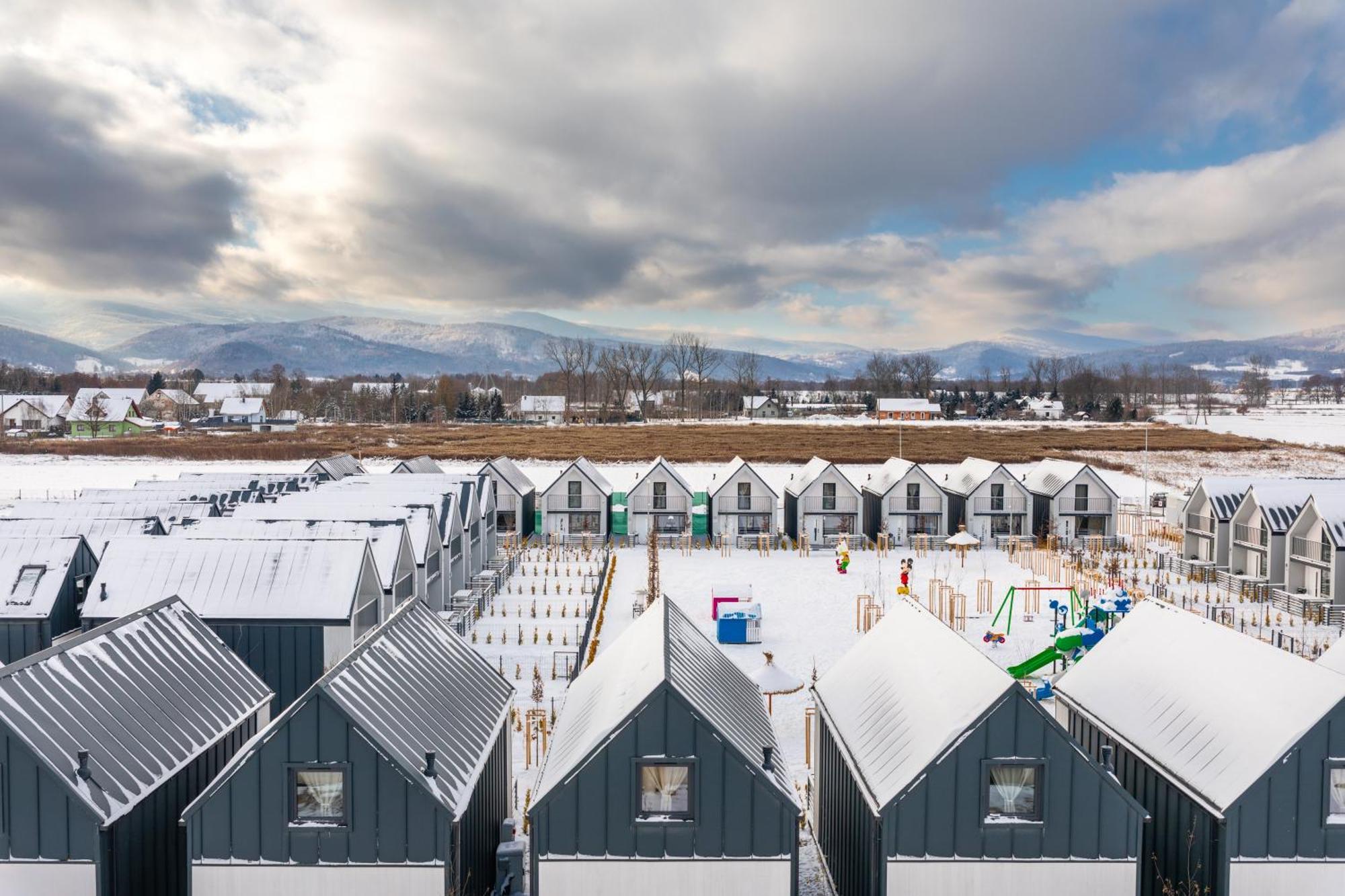 Holiday Park & Resort Cieplice Zdroj イェレニャ・グーラ エクステリア 写真