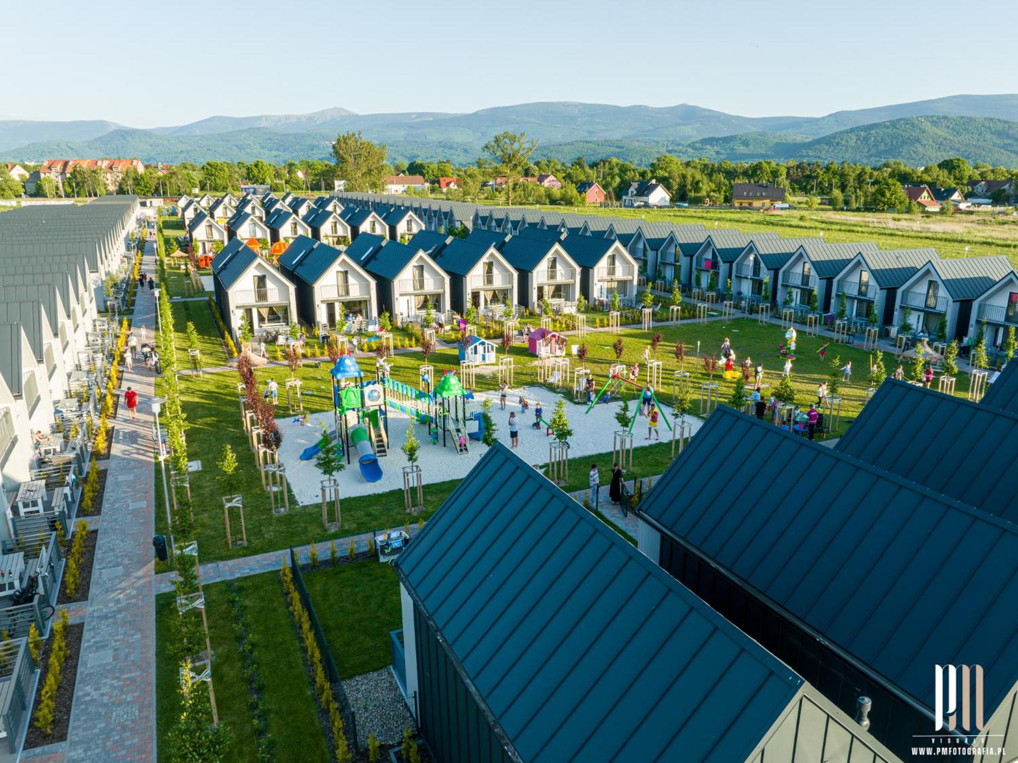 Holiday Park & Resort Cieplice Zdroj イェレニャ・グーラ エクステリア 写真